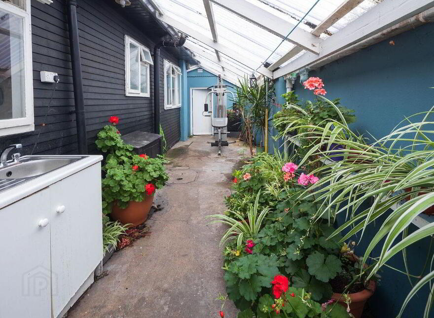 12 Elton Estate, Carrignafoy, Cobh, P24V090