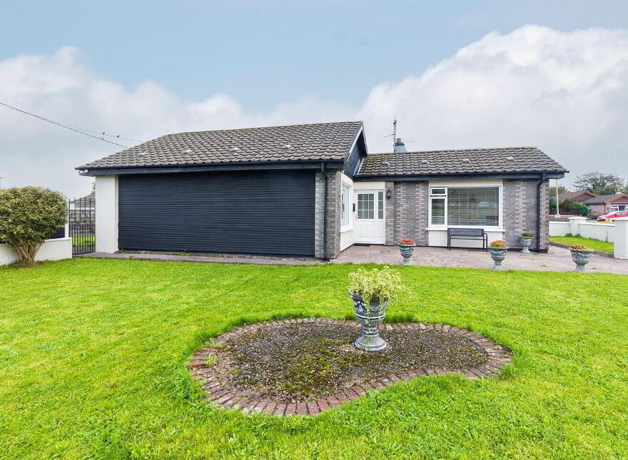 12 Elton Estate, Carrignafoy, Cobh, P24V090