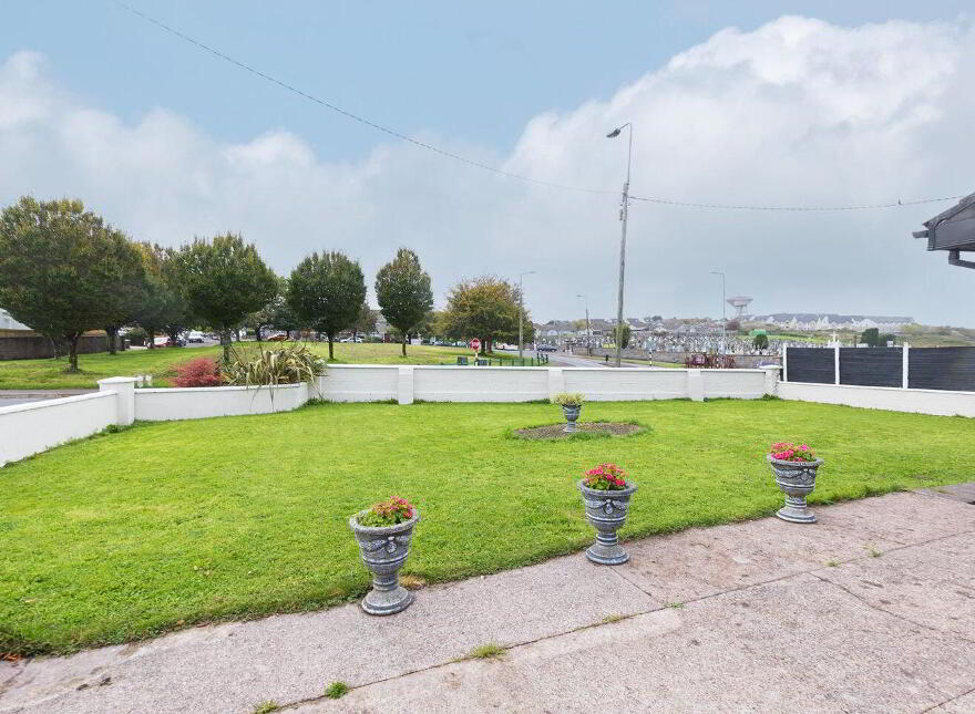 12 Elton Estate, Carrignafoy, Cobh, P24V090