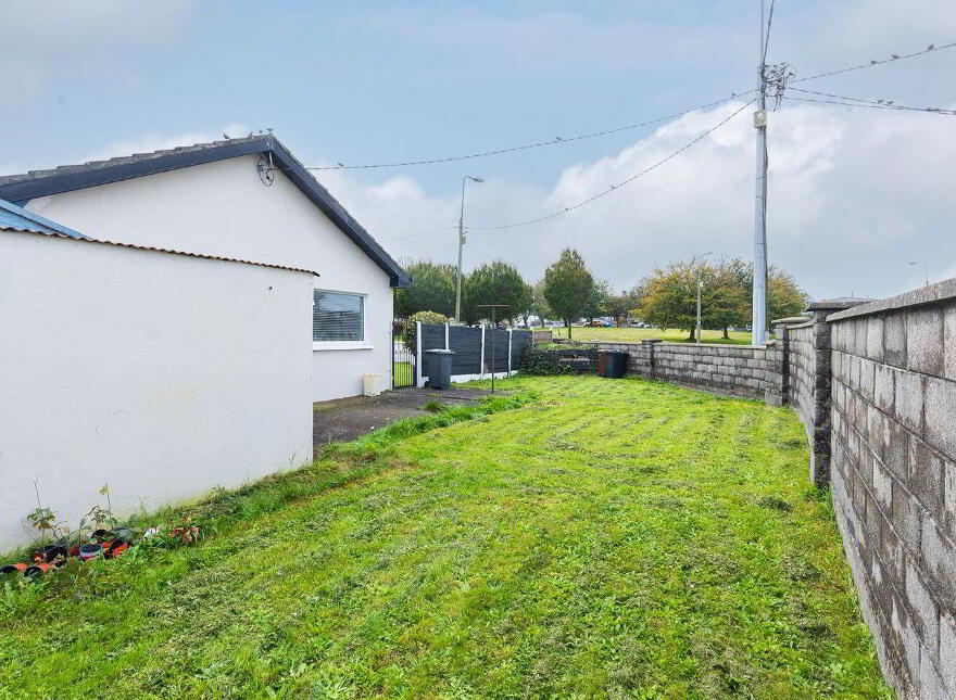 12 Elton Estate, Carrignafoy, Cobh, P24V090