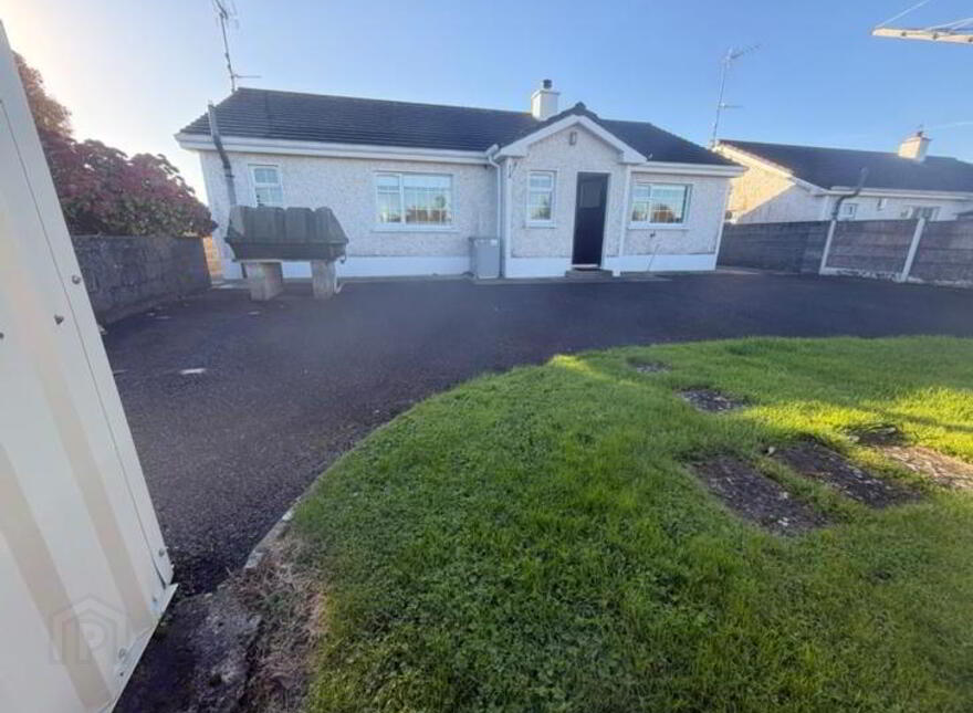 15 Whitehills, Oldcastle, A82YX27