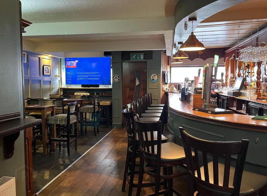 The Hill Inn, Barrack St, Cahir, E21VF95