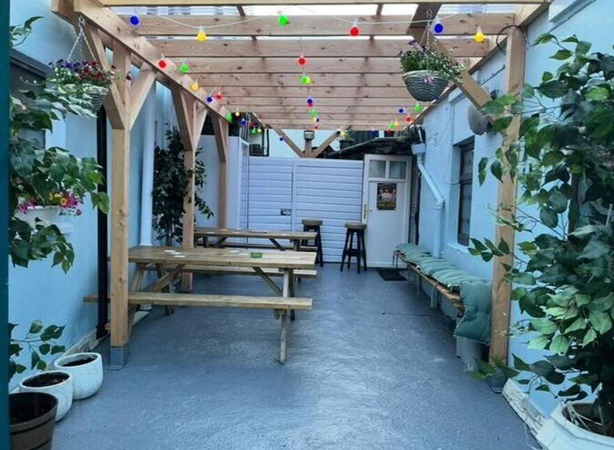 The Hill Inn, Barrack St, Cahir, E21VF95