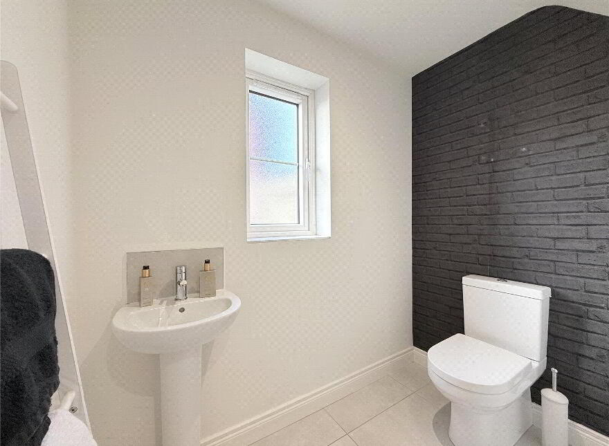 76 Red Row, Toomebridge, BT41 3FQ