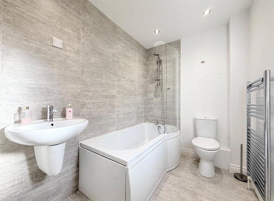 76 Red Row, Toomebridge, BT41 3FQ