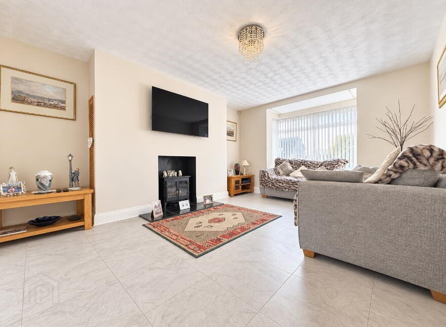 73 Broadlands, Carrickfergus, BT38 7BL