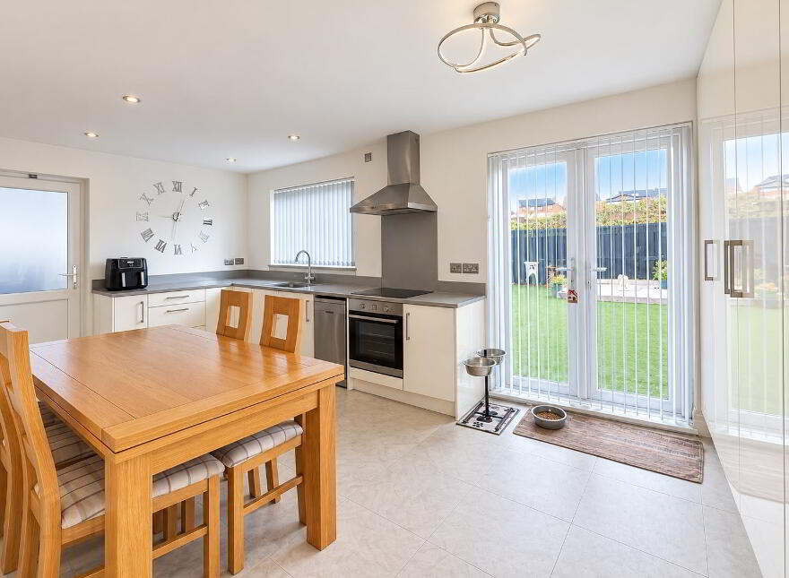 73 Broadlands, Carrickfergus, BT38 7BL