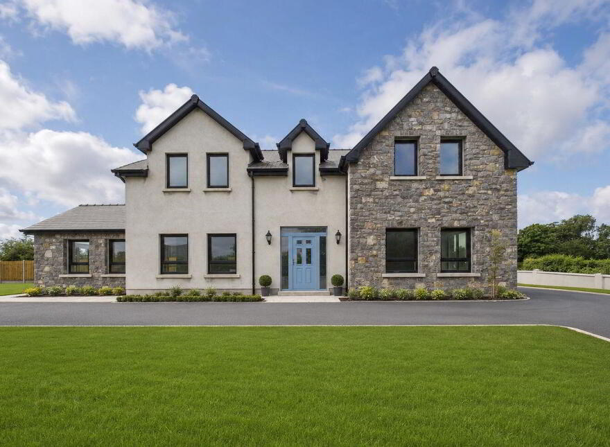 Harbour Court, Lecarrow, Lecarrow, F42X297