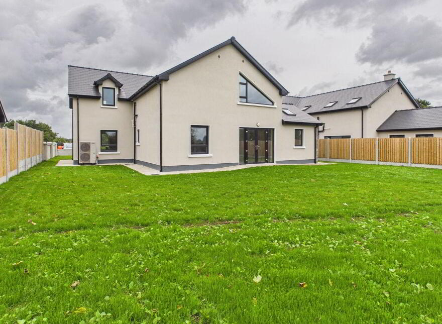 Harbour Court, Lecarrow, Lecarrow, F42X297