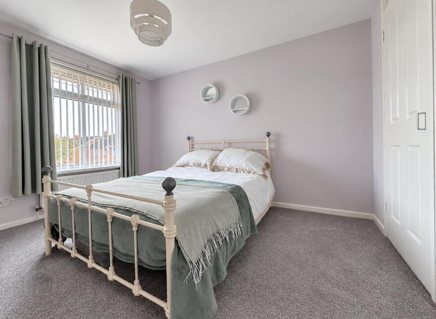 20 Dunluskin Crescent, Carrickfergus, BT38 7SB