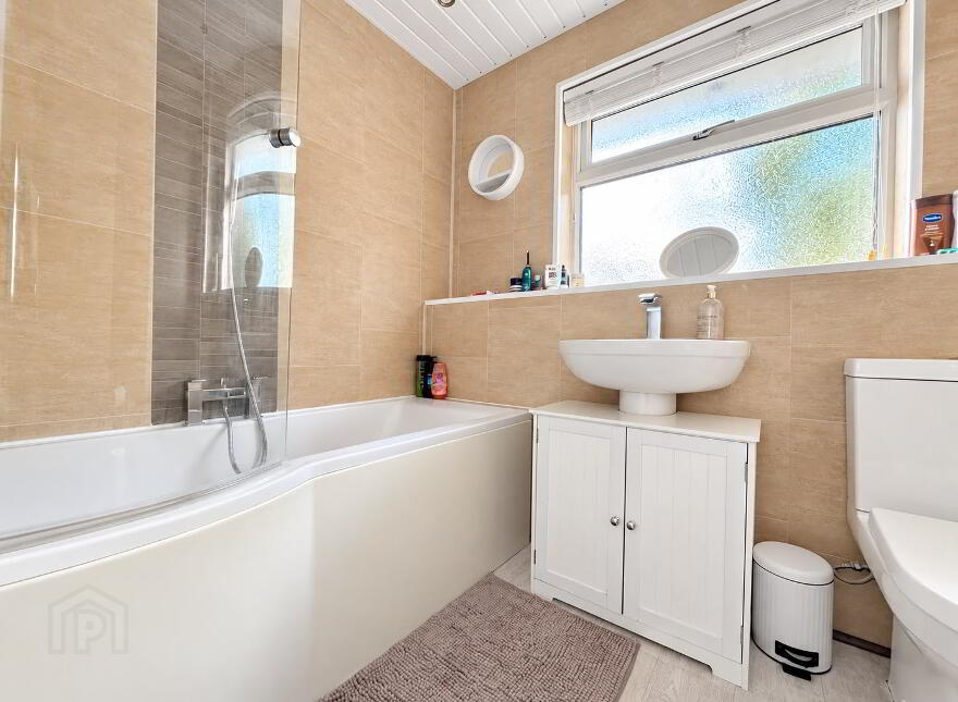 20 Dunluskin Crescent, Carrickfergus, BT38 7SB