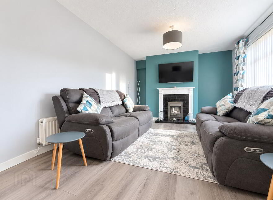 20 Dunluskin Crescent, Carrickfergus, BT38 7SB