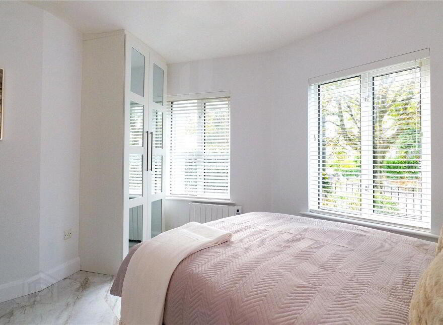 15 Lios Ealtan, Nile Lodge, Salthill Road Lower, Salthill, Salthill, H91X891