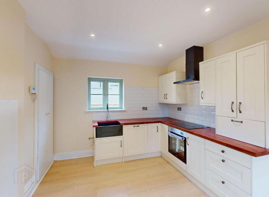 37 Cavan Road, Cootehill, H16A448
