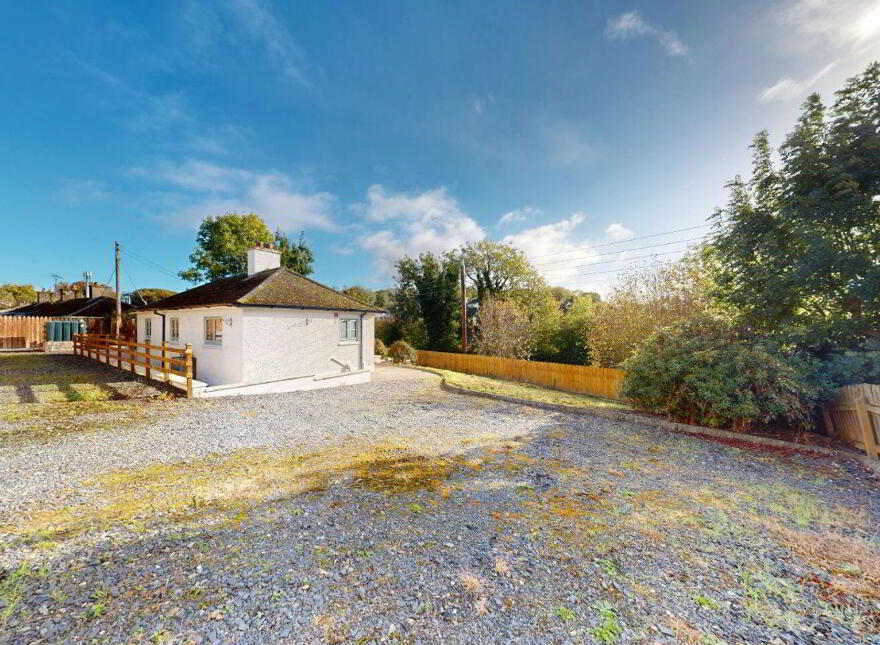 37 Cavan Road, Cootehill, H16A448