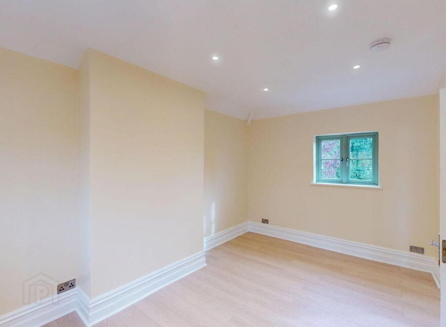 37 Cavan Road, Cootehill, H16A448