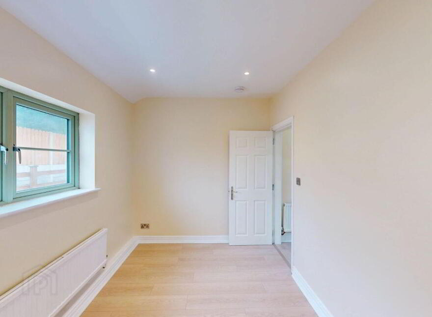 37 Cavan Road, Cootehill, H16A448