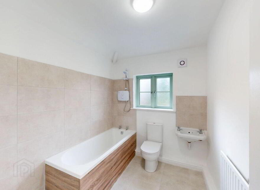 37 Cavan Road, Cootehill, H16A448