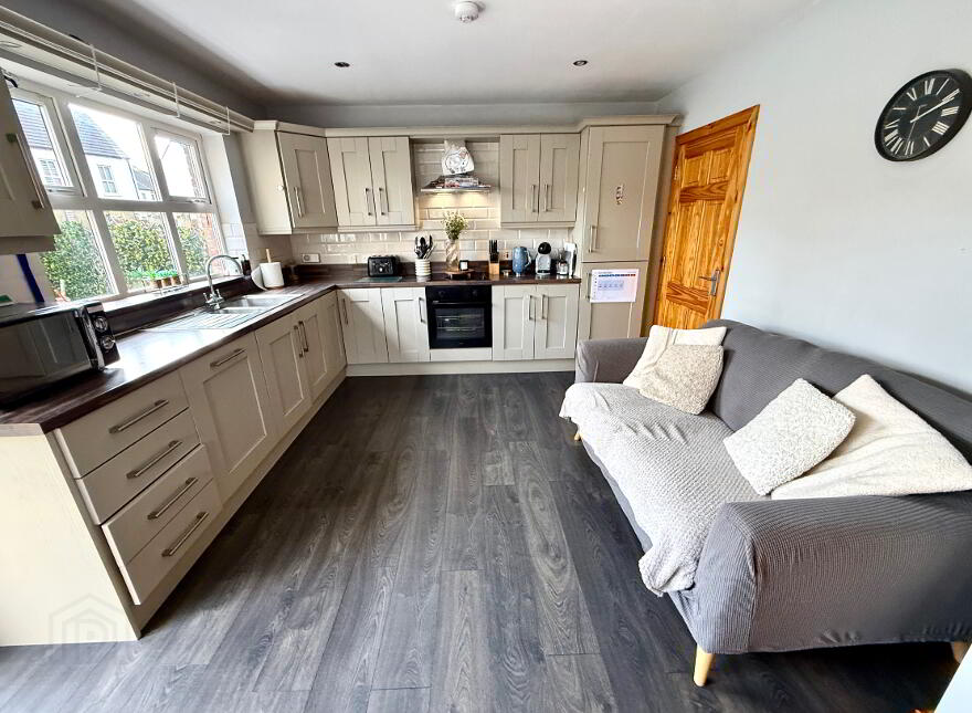 176 Ivy Mead, Waterside, L'Derry, BT47 3WX