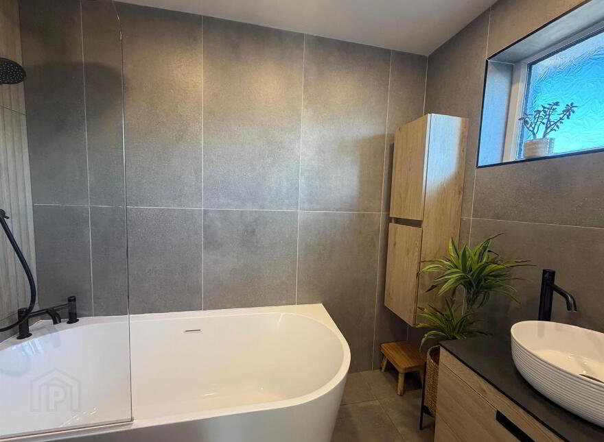 79 Lisfannon Park, Derry, BT48 9DU