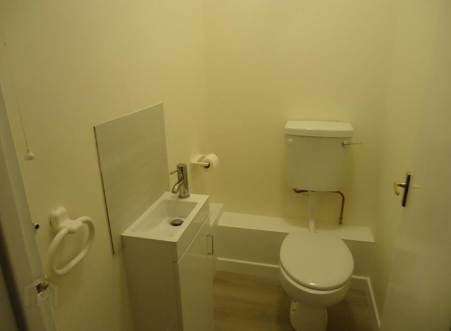 Apt 5 Castle Street, Enniskillen, BT74 7HH