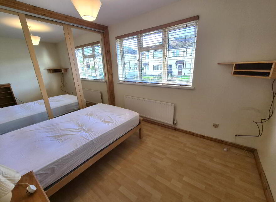Melmore Gardens, Creggan, L'Derry, BT48 9NE