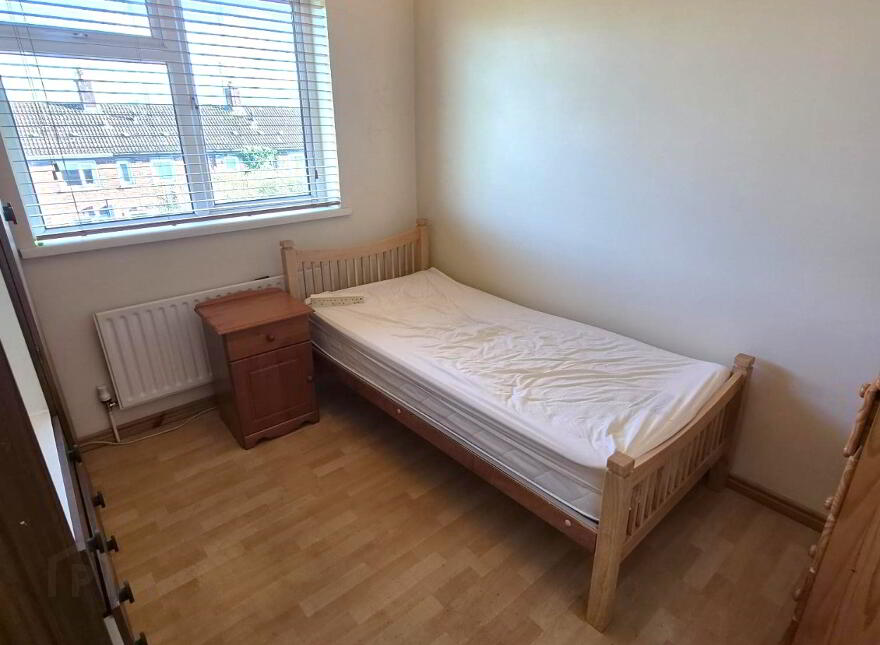 Melmore Gardens, Creggan, L'Derry, BT48 9NE