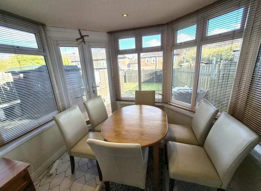 Melmore Gardens, Creggan, L'Derry, BT48 9NE