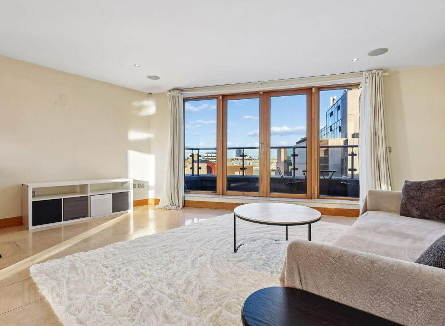 Penthouse, 45 Chancery Court, Bride Street, Dublin 8, D08K668