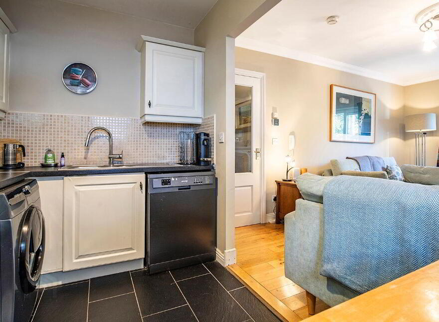 Apartment 78 Kerrymount, Castle Court, Kilgobbin Wood, Leopardstown, D18CH28