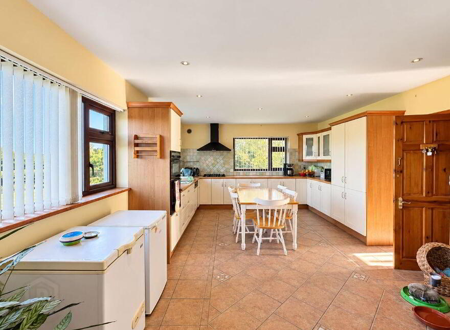 Derryvahalla, Bantry, P75KW84