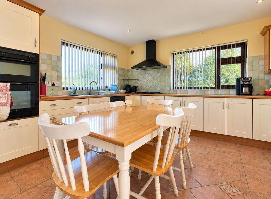 Derryvahalla, Bantry, P75KW84