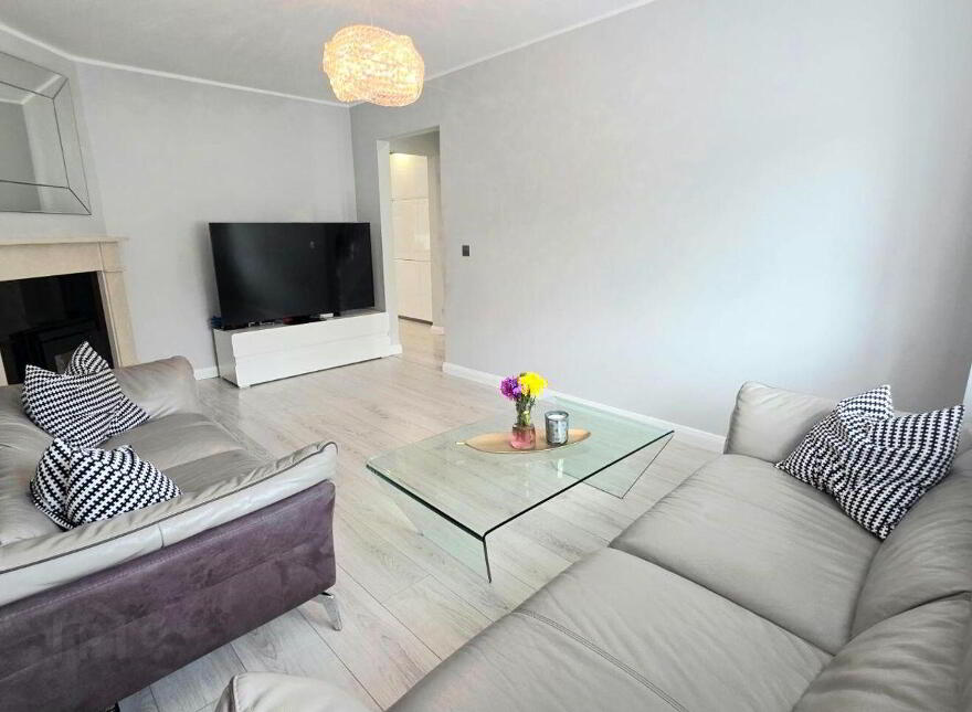 8 The Orchard, College Manor, Cobh, P24WE03