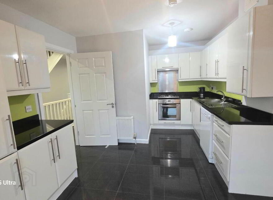 18 Marine Gates, Carrignafoy, Cobh, P24TR50