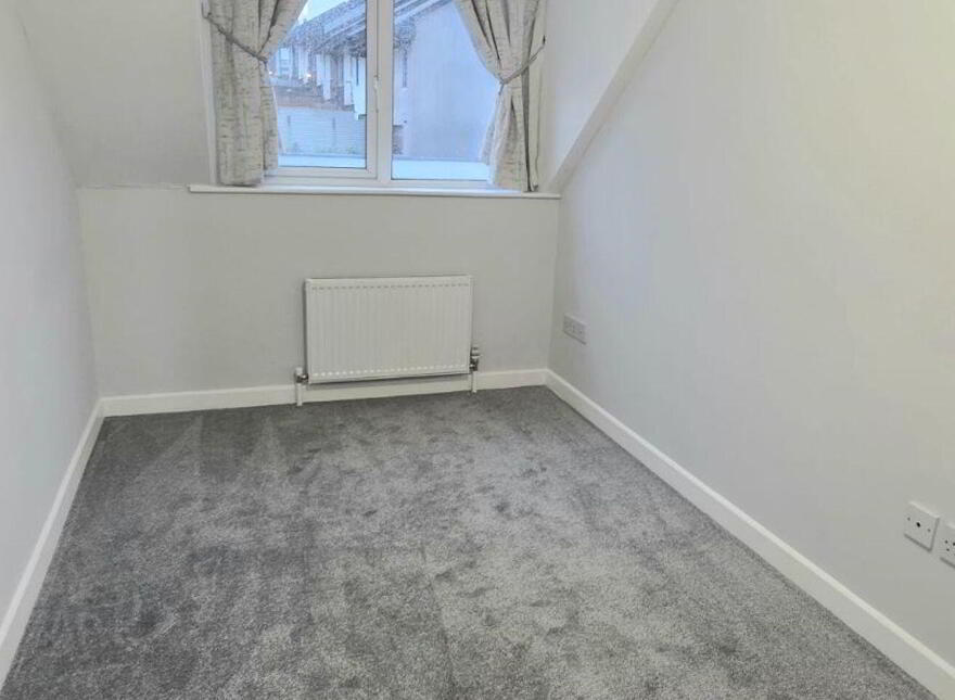 18 Marine Gates, Carrignafoy, Cobh, P24TR50