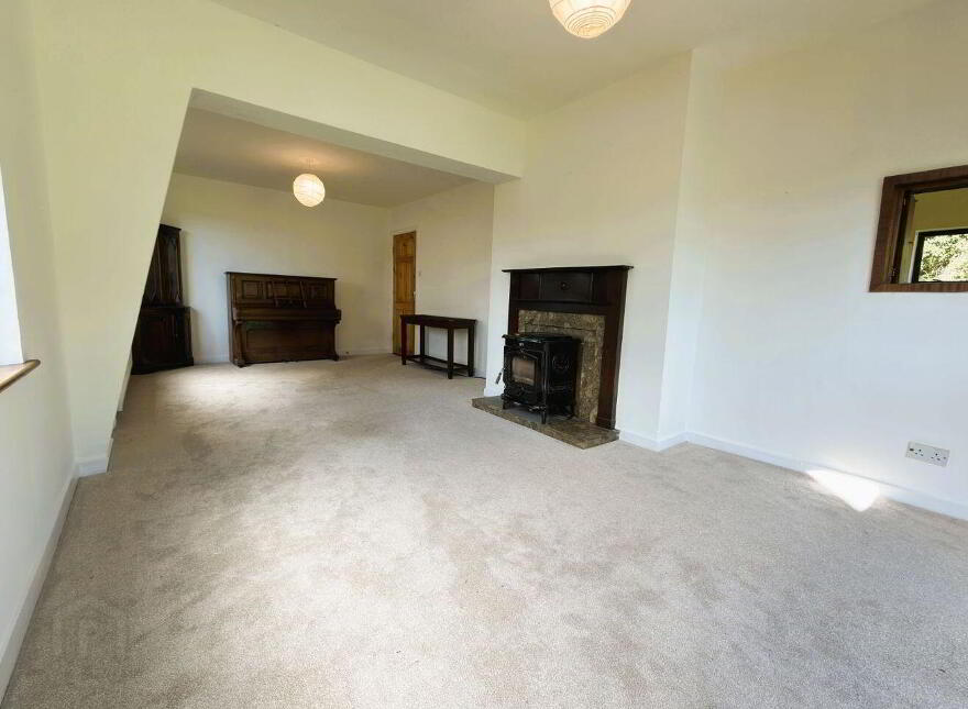 Curragh Road, Kanturk, P51TC04