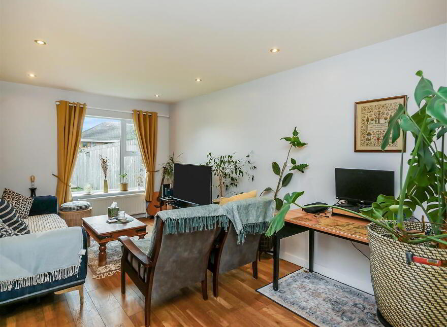 2 Knock Eden Drive, Rosetta, Belfast, BT6 0GG