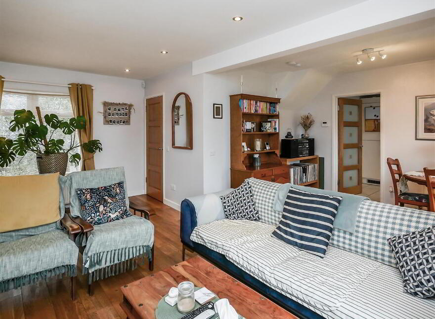 2 Knock Eden Drive, Rosetta, Belfast, BT6 0GG