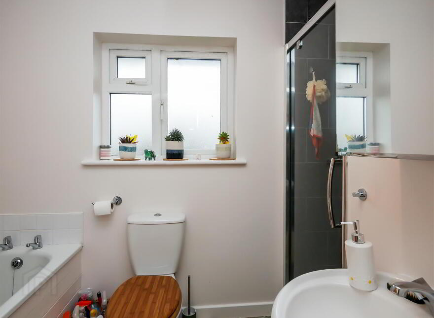 2 Knock Eden Drive, Rosetta, Belfast, BT6 0GG