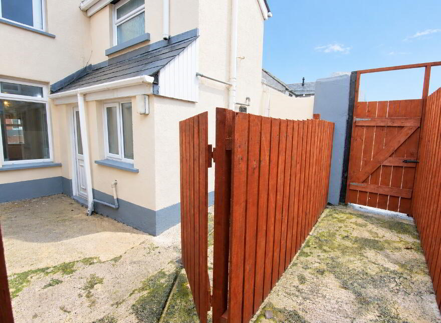 34 Moat Road, Ballymena, BT42 4DA