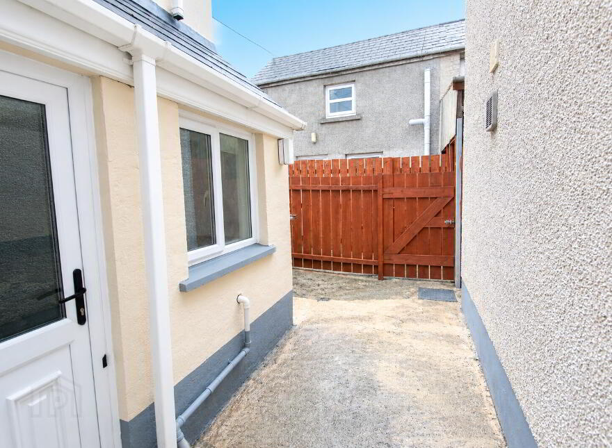 34 Moat Road, Ballymena, BT42 4DA