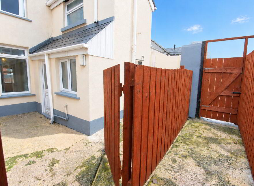 34 Moat Road, Ballymena, BT42 4DA