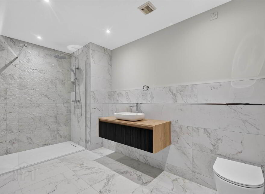 53 Danesfort, Belfast, BT9 5QL