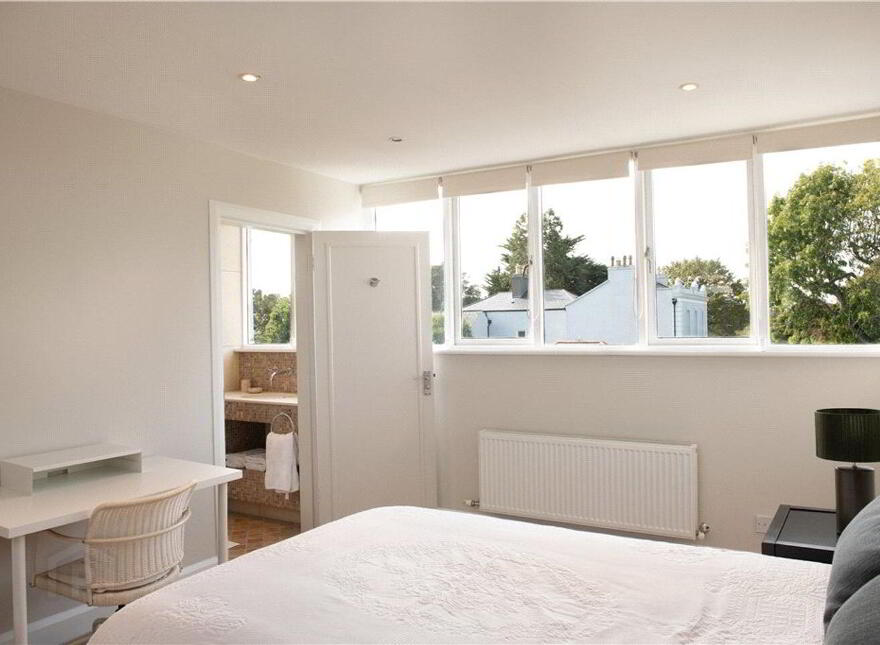 6 Saval Park Road, Dalkey, A96X962