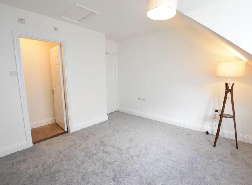 12 Main Street, Passage West, T12WV8K