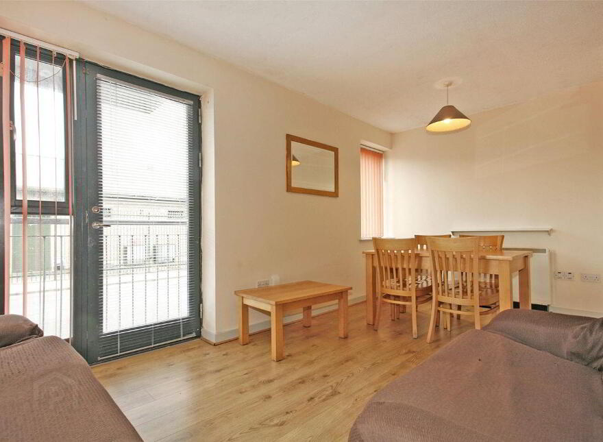 6 Grove Island, Corbally
