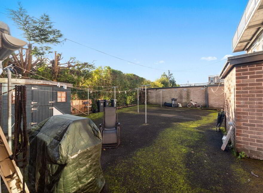 Apt 204a, Upper Lisburn Road, Belfast, BT10 0LA
