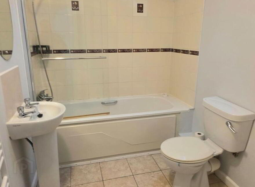 18 Marine Gates, Carrignafoy, Cobh, P24TR50