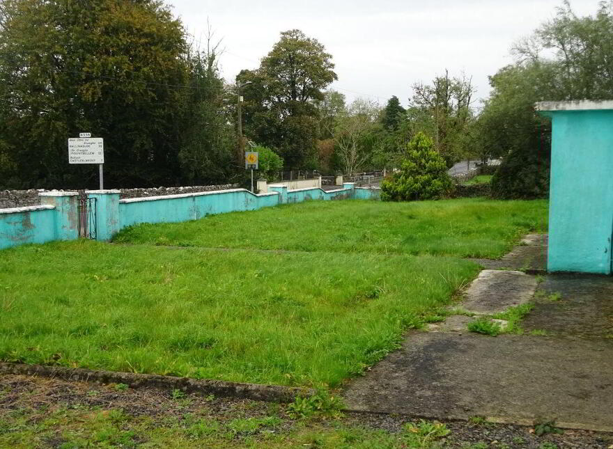 Menlough Village, Menlough, H53RW94