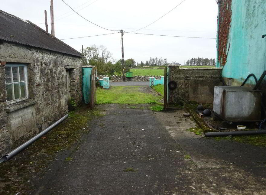 Menlough Village, Menlough, H53RW94
